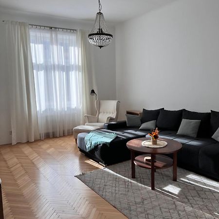 Stylish Flat In City Centre براتسيلافا المظهر الخارجي الصورة