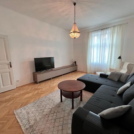 Stylish Flat In City Centre براتسيلافا المظهر الخارجي الصورة