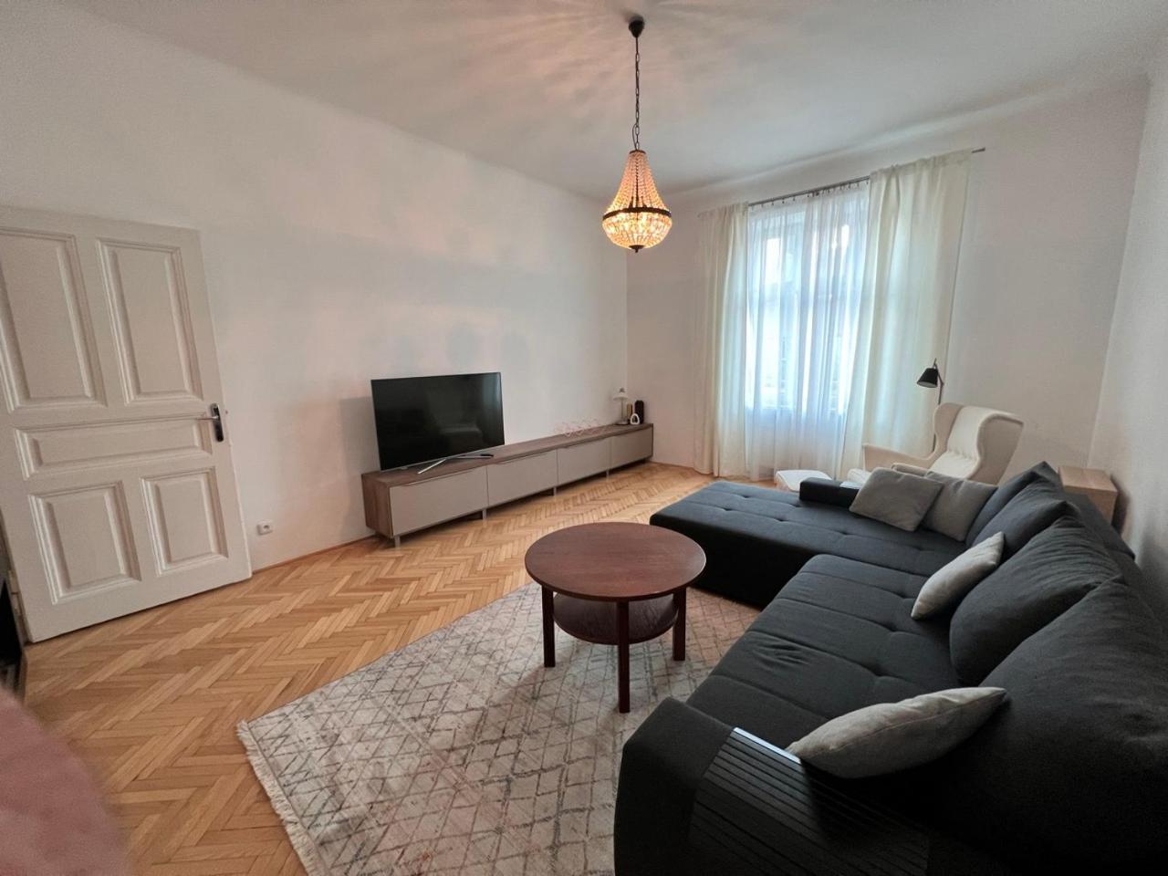 Stylish Flat In City Centre براتسيلافا المظهر الخارجي الصورة