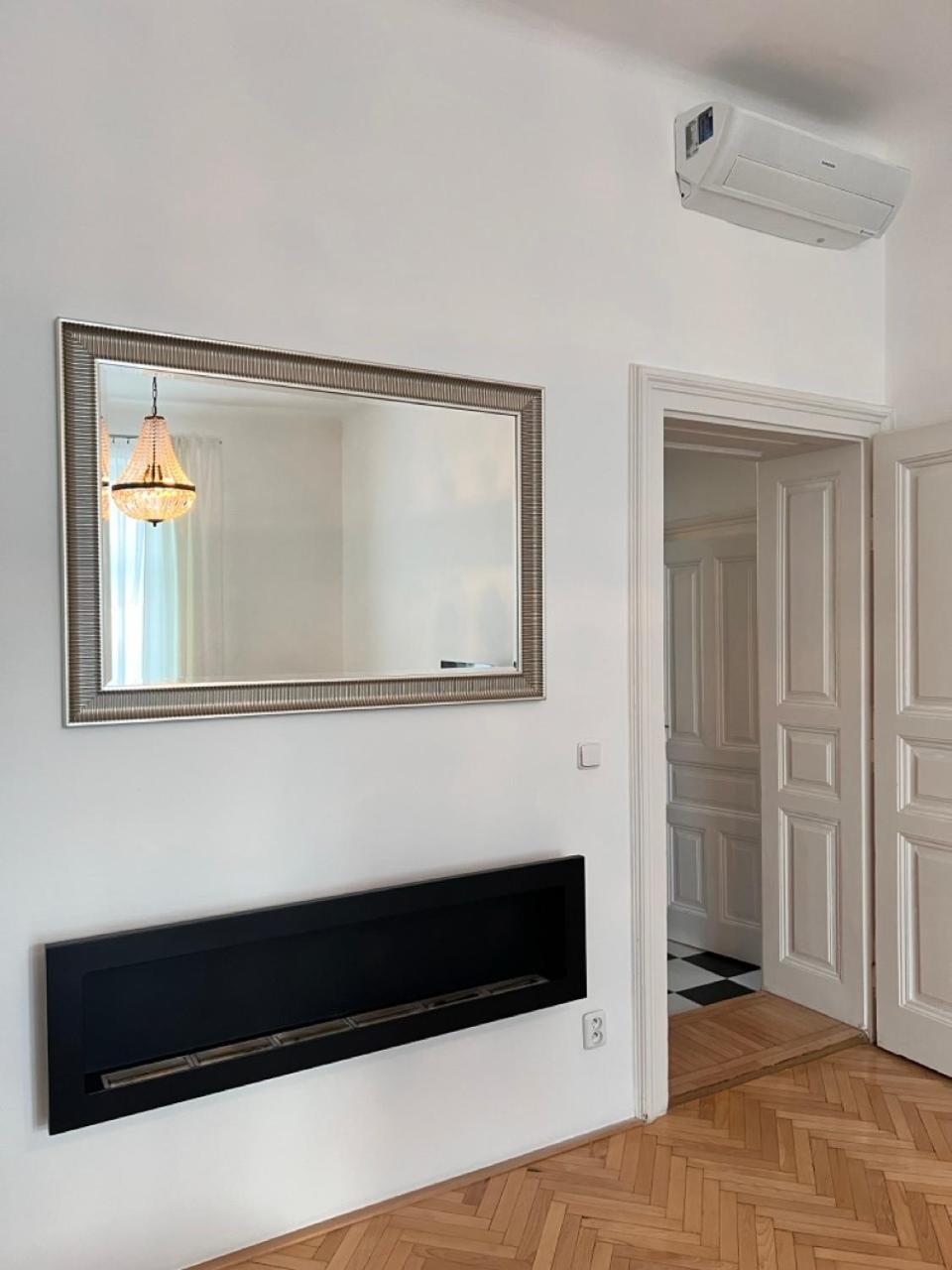Stylish Flat In City Centre براتسيلافا المظهر الخارجي الصورة
